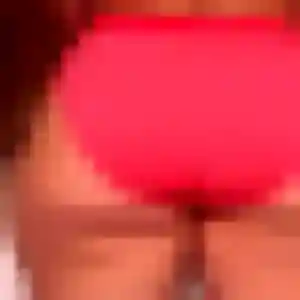 plan cul à Le Poizat-Lalleyriat : photo de Naïma, 22 ans - inscription gratuite