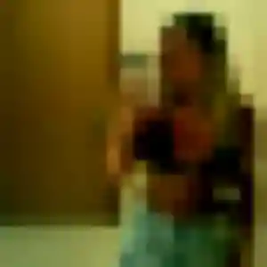 Coralie, 29 ans, connectée à Les Fougerêts pour une rencontre coquine