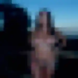 Sexy Pénélope, 31 ans à Louzy - découvrir son profil