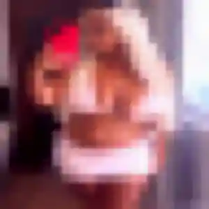 Photo privée de Favour, 32 ans à Manziat - rencontre sans lendemain