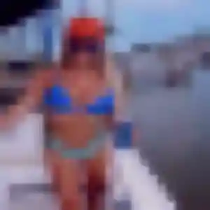 Ngozi, 25 ans, dispo pour plan cul à Manziat
