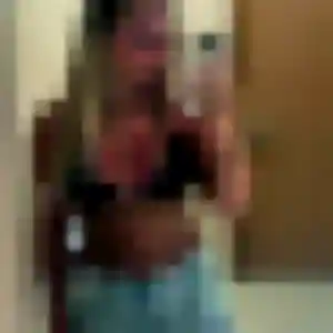 Adélaïde, fille de 42 ans veut plan cul à Mellac