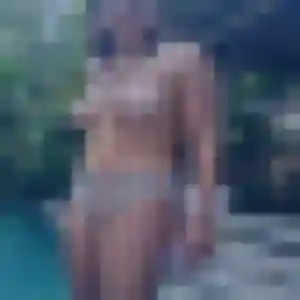 Ronke (33 ans) à Montalzat propose une rencontre maintenant
