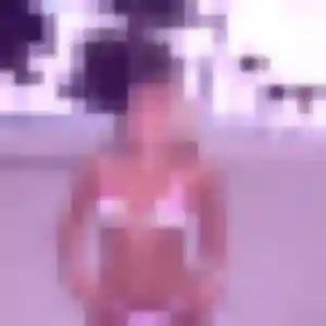 Photo privée de Codou, 25 ans à Montfort-sur-Risle - rencontre sans lendemain