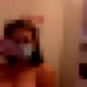 Delphine, 22 ans, connectée à Nervieux pour une rencontre coquine
