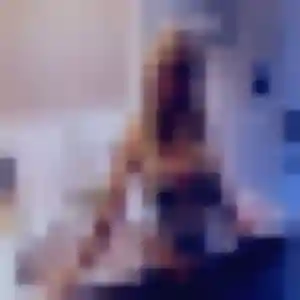 Christelle, 22 ans, connectée à Nouans-les-Fontaines pour un plan cul