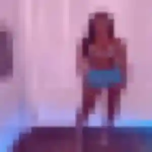 Photo privée de Adélaïde, 39 ans à Ousse - plan discret