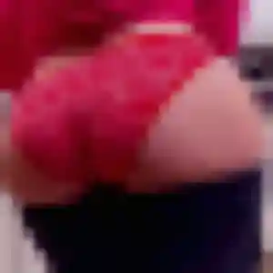 Ifeoma (35 ans) à Parnans attend une rencontre ce soir