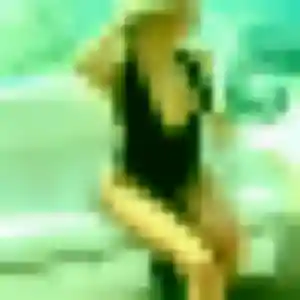 Découvre Ehui, 26 ans à Picquigny en privé