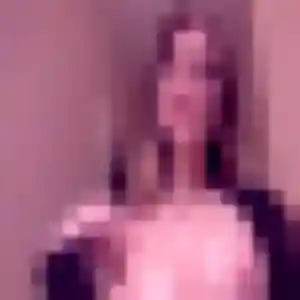 Bousso, 26 ans, connectée à Pierre-de-Bresse pour une rencontre coquine