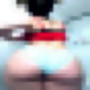 Éva, femme de 24 ans propose plan cul à Plaisance-du-Touch