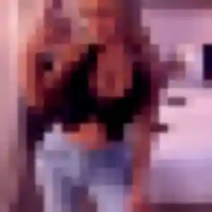 Ursule, 25 ans, connectée à Plogastel-Saint-Germain pour un plan cul