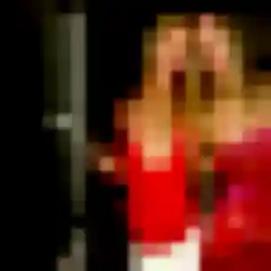 Téning, femme de 23 ans propose plan cul à Poncins