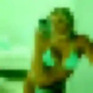 Photo sexy de Adélaïde, 38 ans à Pont-de-Buis-lès-Quimerch - rencontre sans lendemain