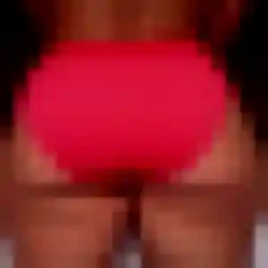 Assétou, 43 ans, connectée à Poule-les-Écharmeaux pour une rencontre coquine