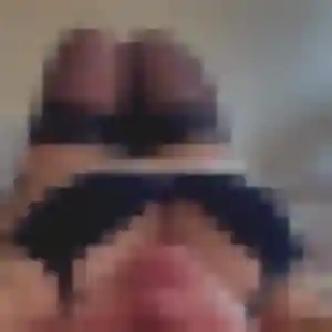 Photo privée de Ebele, 37 ans à Rions - plan discret