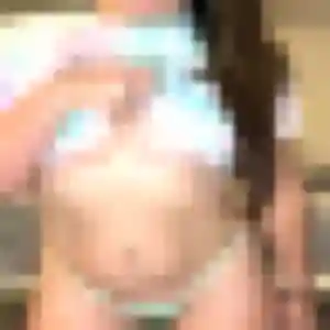 Axelle, 23 ans, connectée à Rivas pour une rencontre coquine