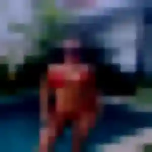 Photo de Adwoa à Rochetoirin (25 ans) - plan cul discret