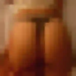 Paulette, fille de 28 ans veut plan cul à Roussy-le-Village