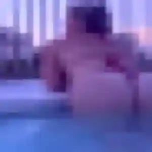 Aya, femme de 22 ans propose plan cul à Rueil-Malmaison