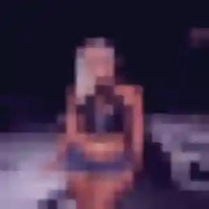Noémie, 25 ans, connectée à Saint-Baudille-de-la-Tour pour une rencontre coquine