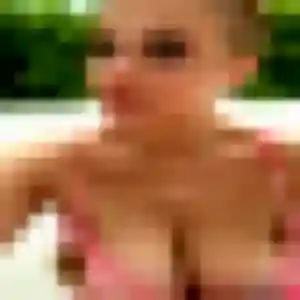 Abena, 26 ans, disponible à Saint-Bonnet-de-Chavagne pour un plan cul