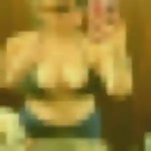 Faith, 44 ans, en ligne à Saint-Clair-sur-l'Elle pour une rencontre coquine