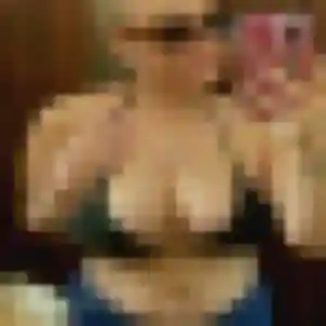 Photo de Adaeze à Saint-Denis-Lanneray (40 ans) - plan cul gratuit