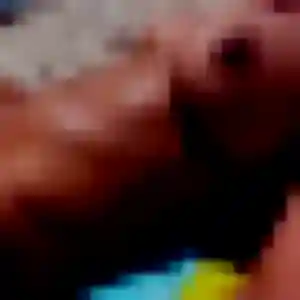 Gathoni (30 ans) à Saint-Émilion attend une rencontre rapidement
