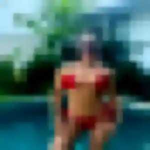 Mireille, 35 ans, connectée à Saint-Étienne-le-Molard pour une rencontre coquine