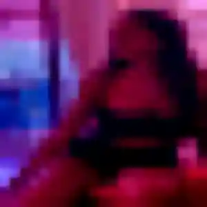 Découvre Salamata, 32 ans à Saint-Genix-les-Villages en privé