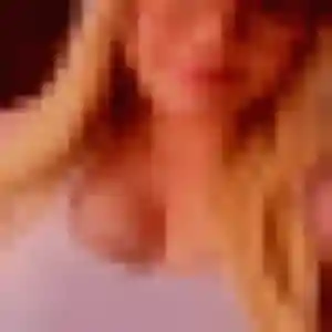 Afi, 29 ans, cherche un plan cul à Saint-Léger-du-Bourg-Denis