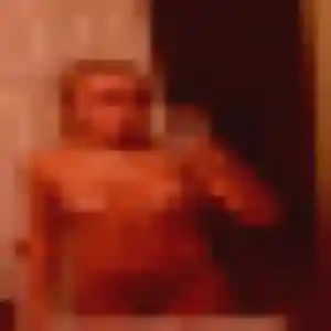 Contacte Honorine, 29 ans à Saint-Mariens en privé