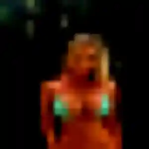 Adeline, femme de 36 ans propose plan cul à Saint-Martin-du-Bec