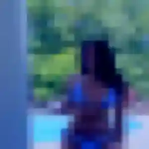 plan cul à Saint-Maurice-de-Lignon : photo de Gathoni, 26 ans - accès libre