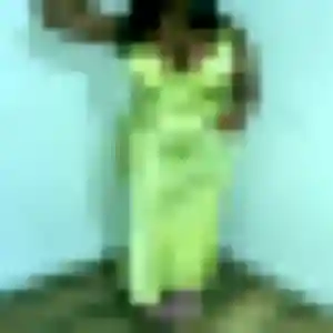 Sexy Lina, 32 ans à Saint-Médard-d'Eyrans - la contacter
