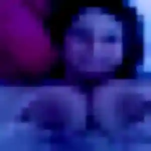 Mériem, 41 ans, connectée à Saint-Pantaléon-de-Larche pour une rencontre coquine