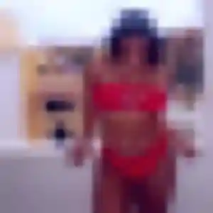Profil de Aliyah à Saint-Pierre-les-Étieux (25 ans) - plan cul gratuit