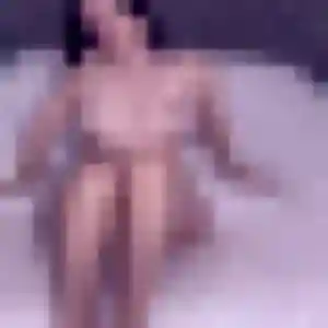 Photo exclusive de Oumou Kalsoum, 33 ans à Saint-Senoux - plan discret
