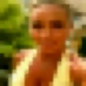 Photo de Naomie à Saint-Seurin-de-Cursac (28 ans) - plan cul anonyme