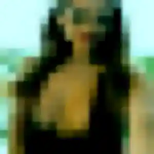 Aida, 29 ans, connectée à Saint-Symphorien-sur-Coise pour une rencontre coquine