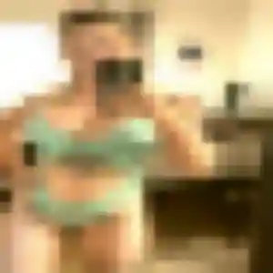 Photo privée de Issa, 30 ans à Saint-Vincent-Bragny - rencontre coquine