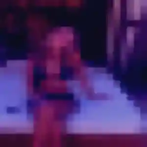 Rejoins Amandine, 28 ans à Saint-Vit en privé
