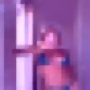 Contacte Justine, 22 ans à Saint-Vran gratuitement