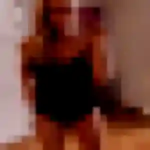 Gnilane (23 ans) à Sainte-Radégonde-des-Noyers propose une rencontre rapidement