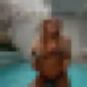 Découvre Malika, 23 ans à Seyssuel gratuitement