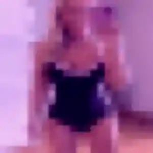 Découvre Mawusi, 23 ans à Sonzay en privé