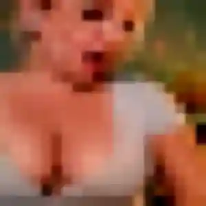 Découvre Esther, 22 ans à Thouaré-sur-Loire gratuitement