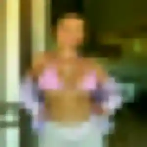 Francine, femme de 28 ans propose plan cul à Uzel