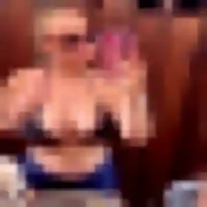 Photo de Inès à Vendenesse-lès-Charolles (29 ans) - plan cul anonyme